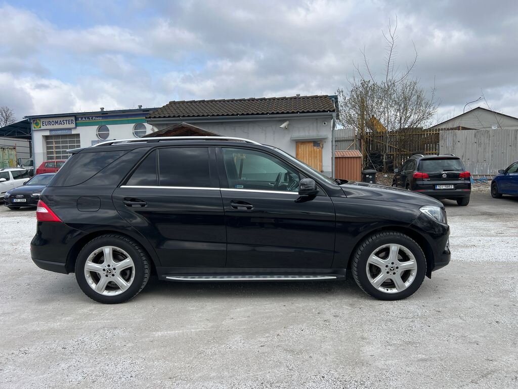 Mercedes-Benz Třídy M SUV / Terénní 3,0 l 190 kw