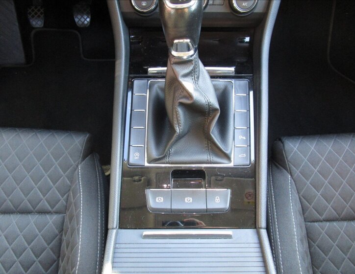 Škoda Superb Kombi 1,8 l 132 kw