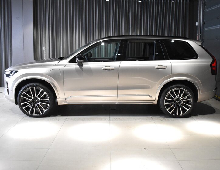 Volvo XC90 SUV / Terénní 2,0 l 335 kw