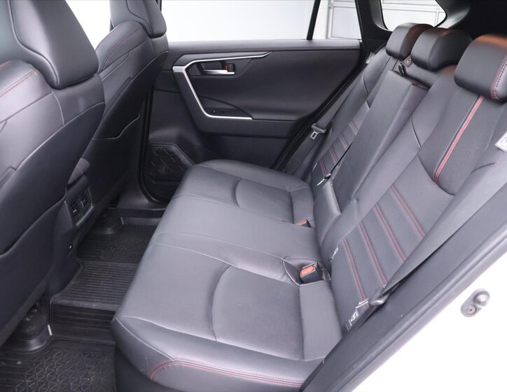 Toyota RAV4 SUV 2,5 l 136 kw