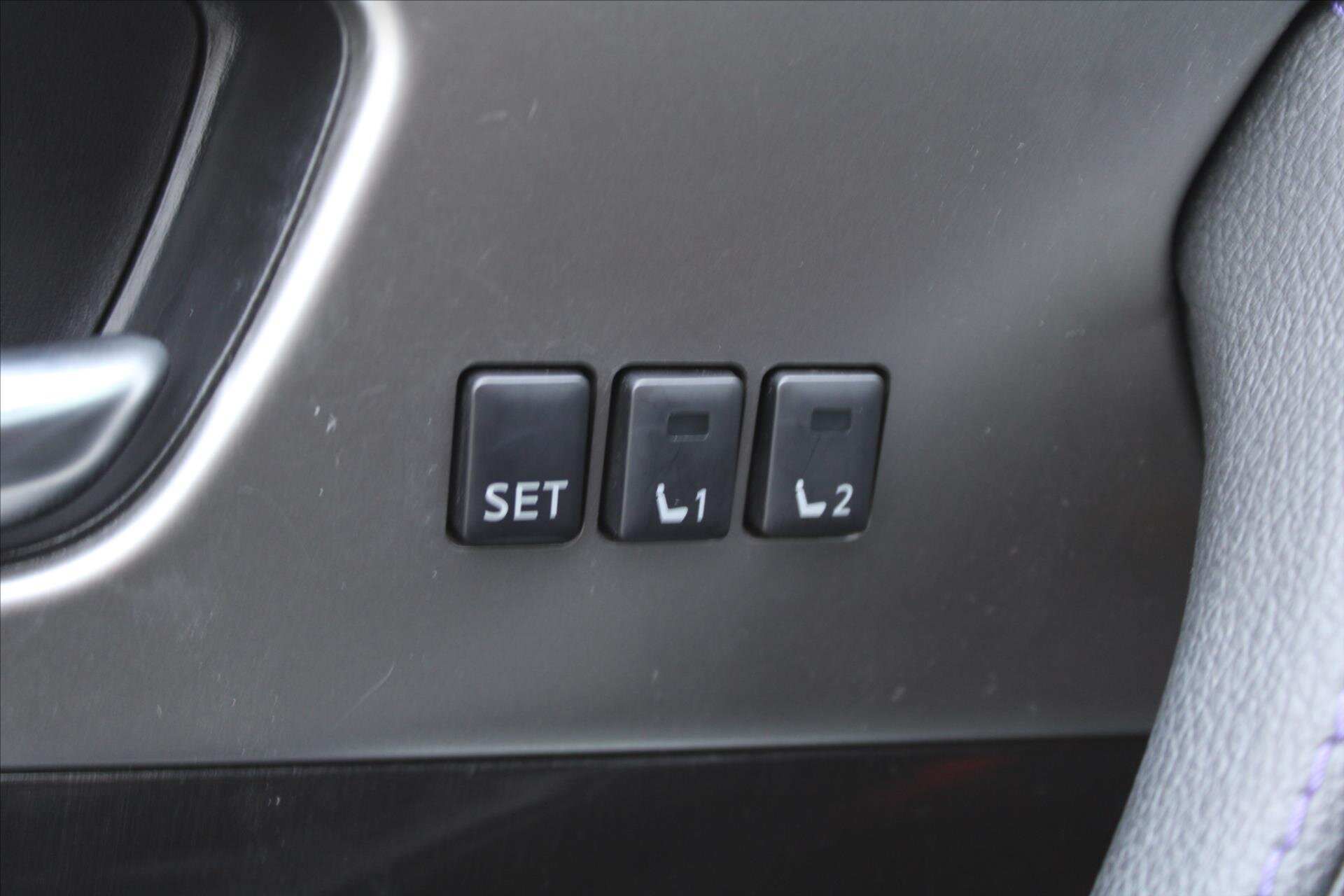 Infiniti QX70 SUV 3,0 l 175 kw