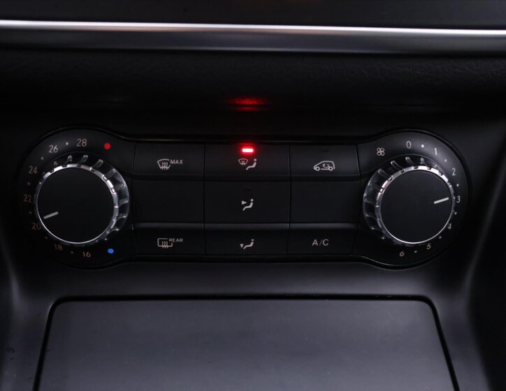 Mercedes-Benz CLA Kombi 2,1 l 100 kw