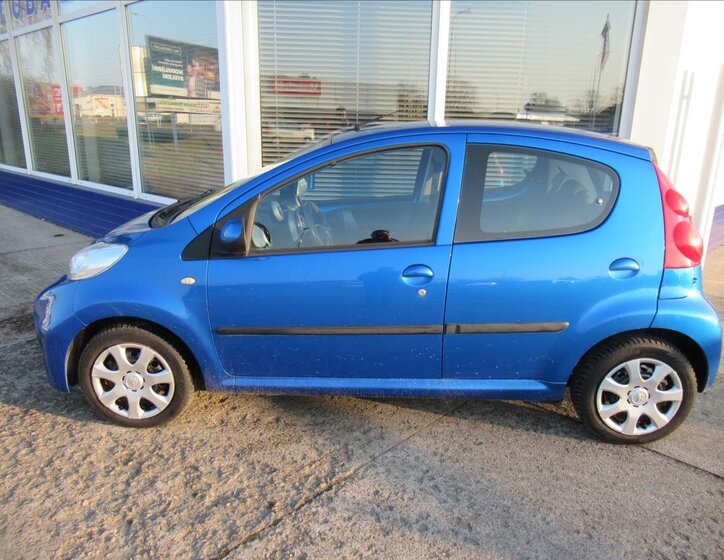 Peugeot 107 Hatchback 998,0 50 kw