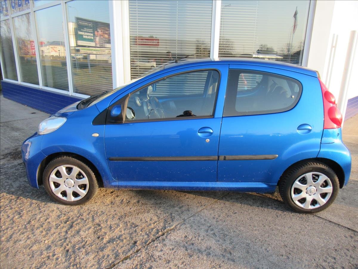 Peugeot 107 Hatchback 998,0 50 kw