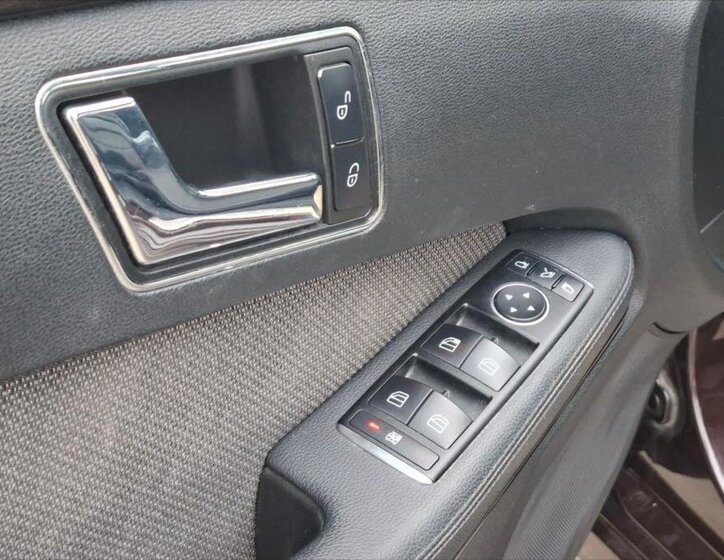 Mercedes-Benz Třídy E Sedan / Limuzína 3,0 l 170 kw