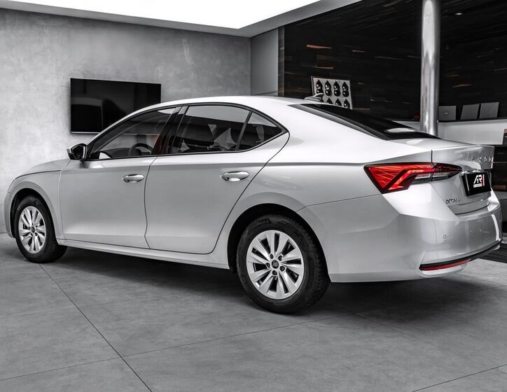 Škoda Octavia Sedan / Limuzína 1,5 l 110 kw