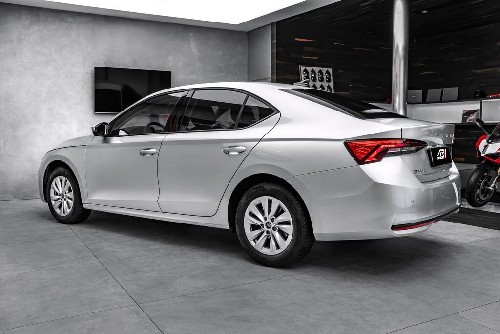 Škoda Octavia Sedan / Limuzína 1,5 l 110 kw