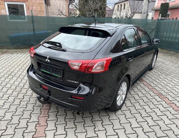 Mitsubishi Lancer Hatchback 1,6 l 86 kw