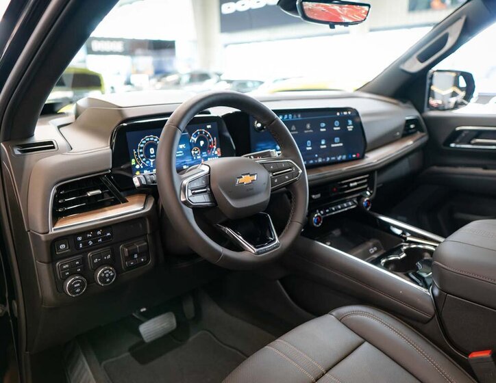 Chevrolet Suburban SUV / Terénní 6,2 l 313 kw