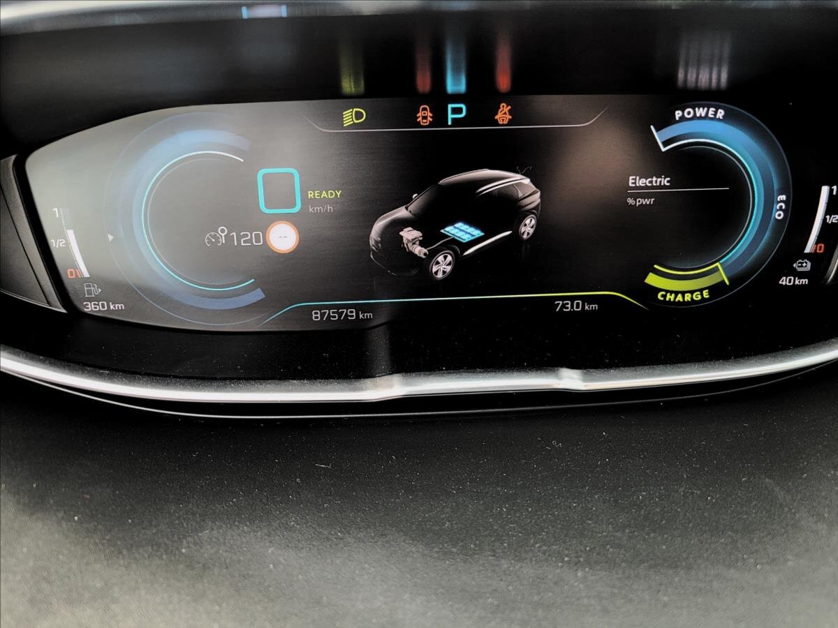 Peugeot 3008 SUV / Terénní 1,6 l 165 kw