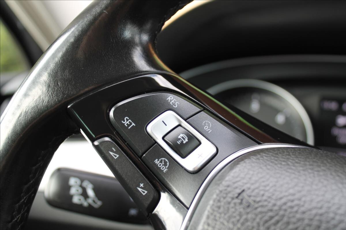 Volkswagen Passat Kombi 2,0 l 110 kw