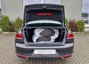 Volkswagen Passat Sedan / Limuzína 2,0 l 147 kw