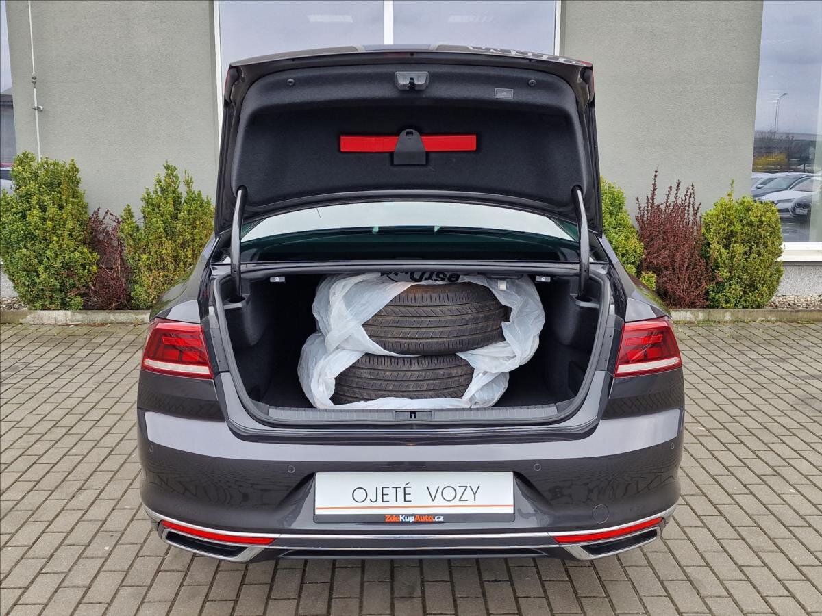 Volkswagen Passat Sedan / Limuzína 2,0 l 147 kw