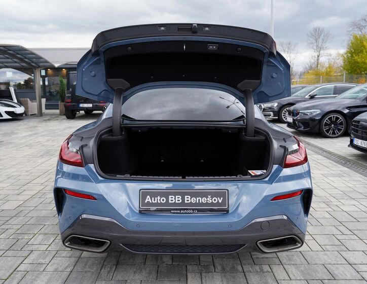 BMW Řada 8 11