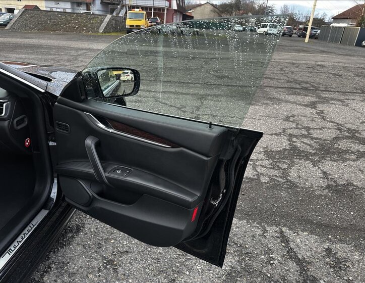 Maserati Ghibli Sedan 3,0 l 202 kw