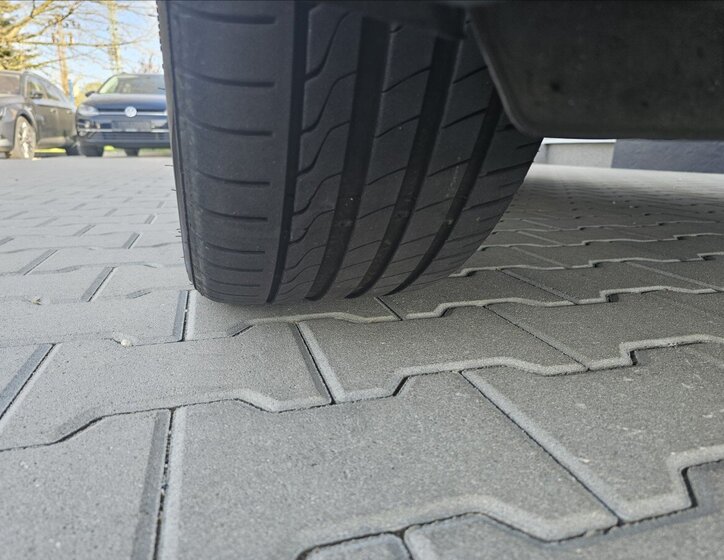 Volkswagen Tiguan Kombi 2,0 l 235 kw