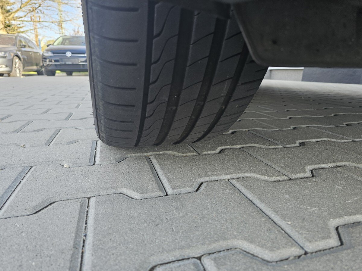 Volkswagen Tiguan Kombi 2,0 l 235 kw