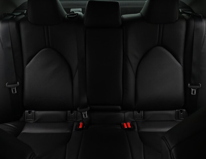 Toyota Camry Sedan / Limuzína 2,5 l 160 kw