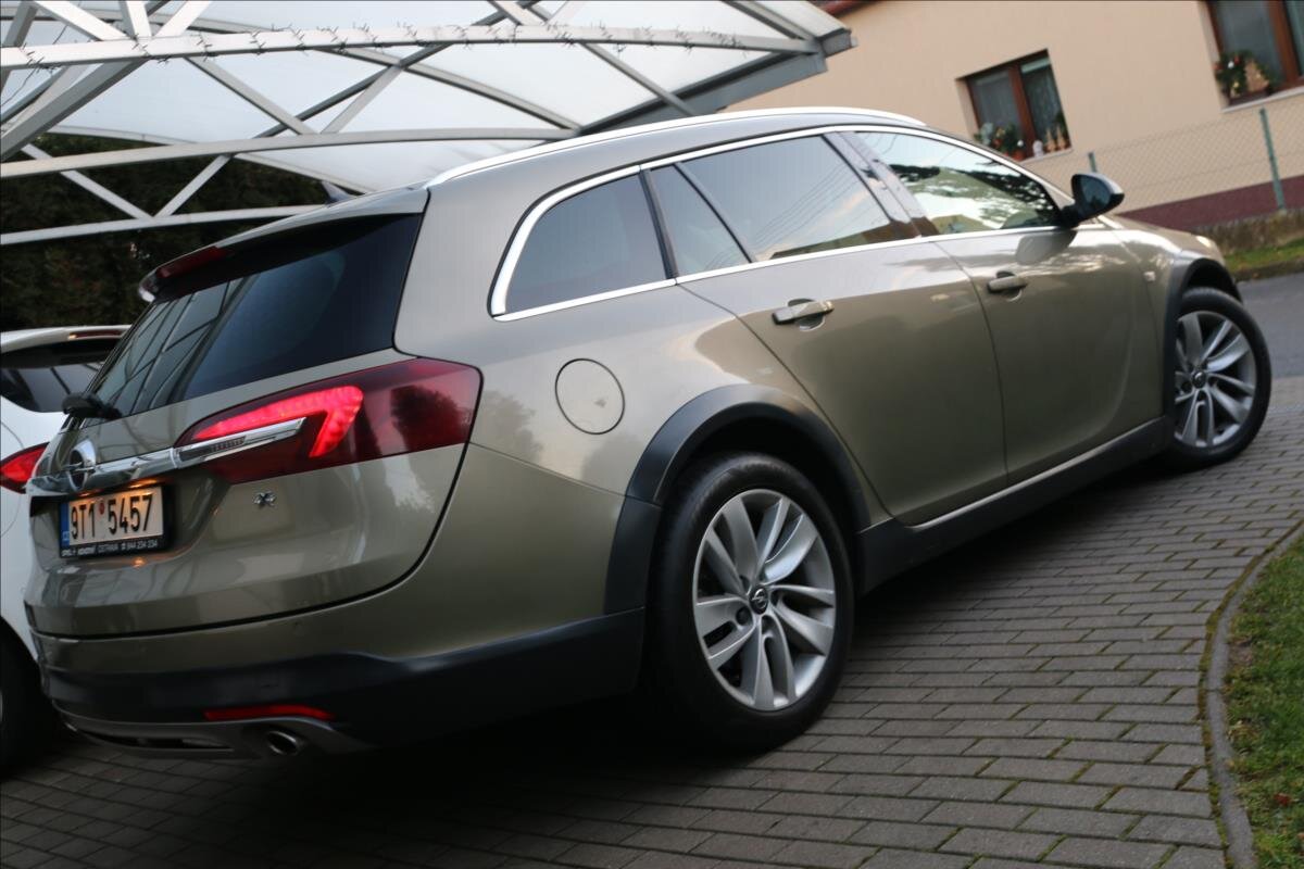 Opel Insignia Kombi 2,0 l 143 kw
