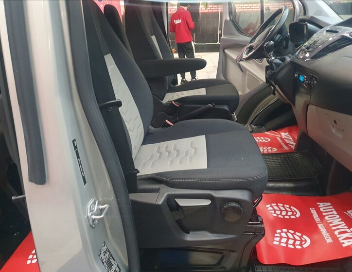 Ford Tourneo Custom Kombi 2,2 l 92 kw