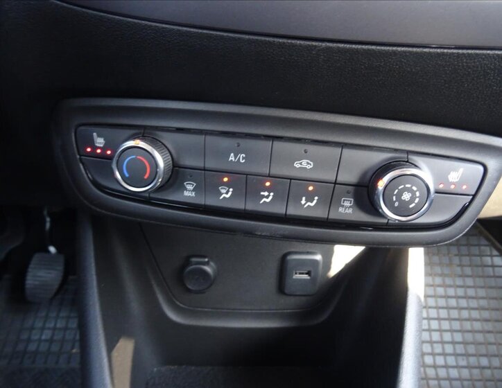 Opel Crossland X MPV 1,2 l 61 kw