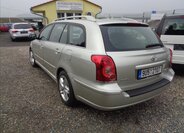 Toyota Avensis Kombi 2,0 l 108 kw
