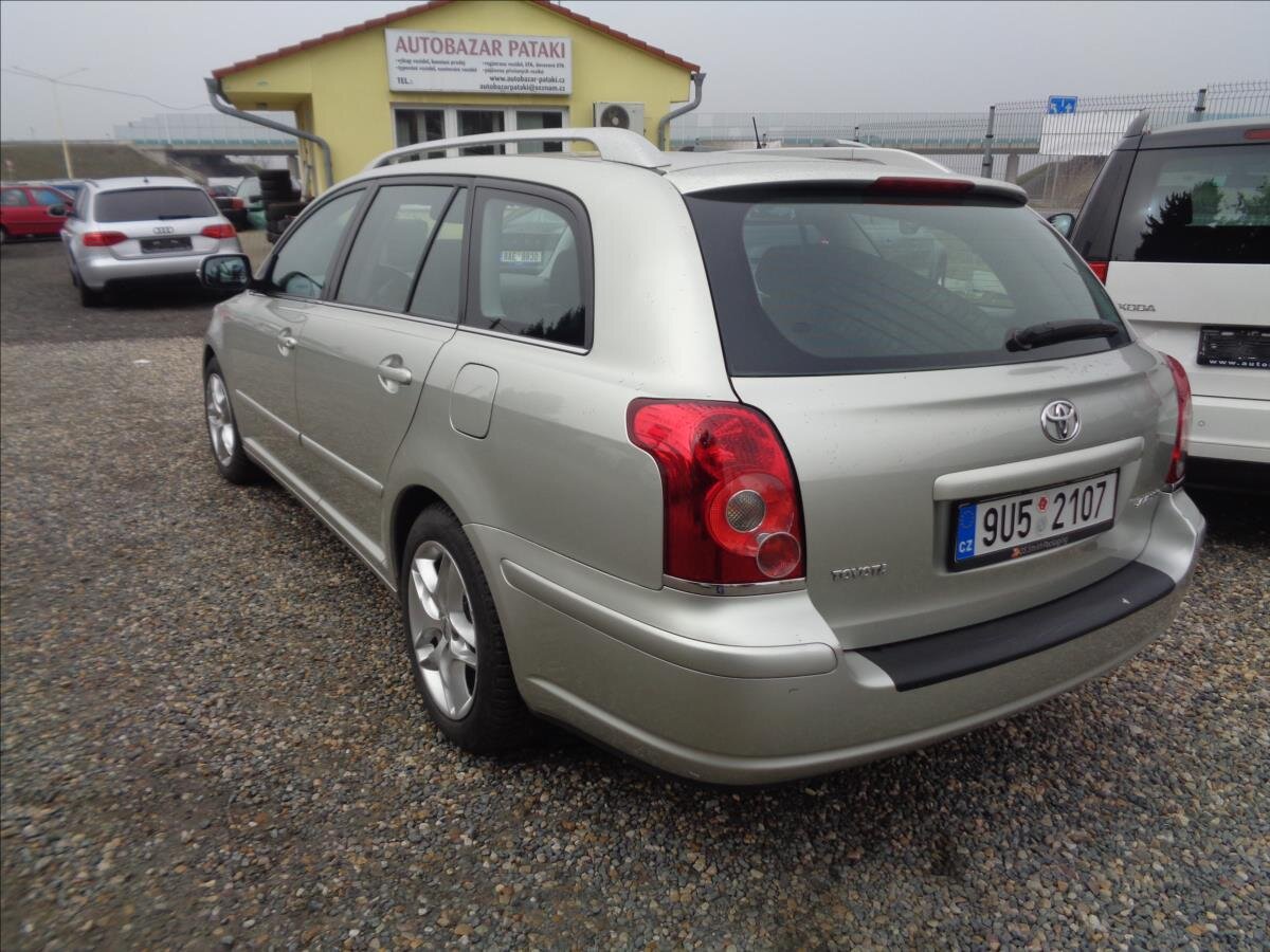 Toyota Avensis Kombi 2,0 l 108 kw