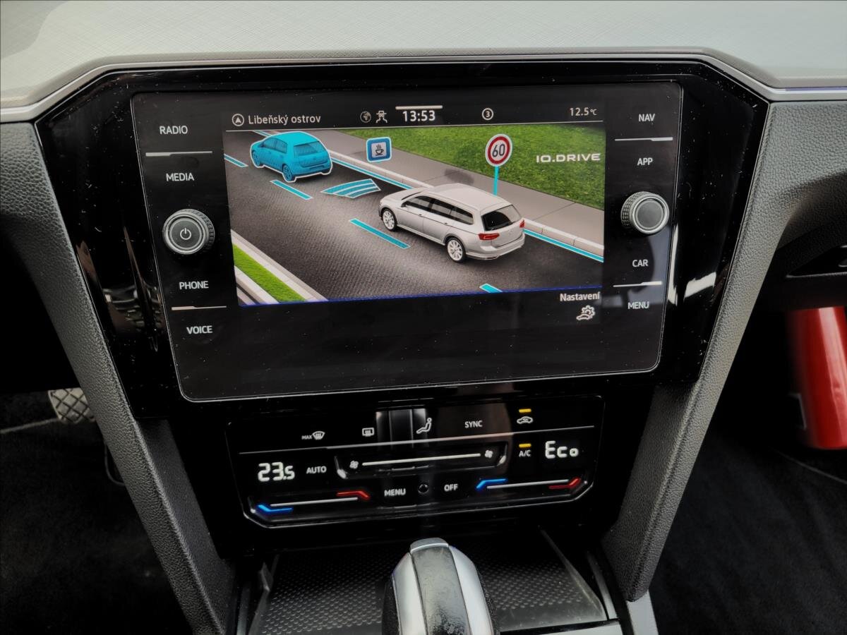 Volkswagen Passat Kombi 1,4 l 160 kw