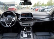 BMW Řada 7 Sedan / Limuzína 4,4 l 390 kw