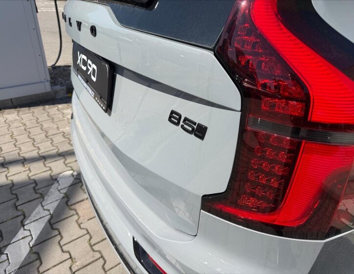 Volvo XC90 SUV / Terénní 2,0 l 0