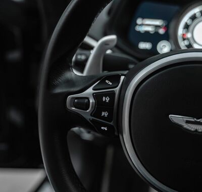 Aston Martin DB11 22