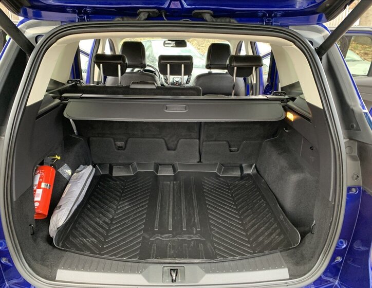 Ford Kuga SUV 1,6 l 134 kw