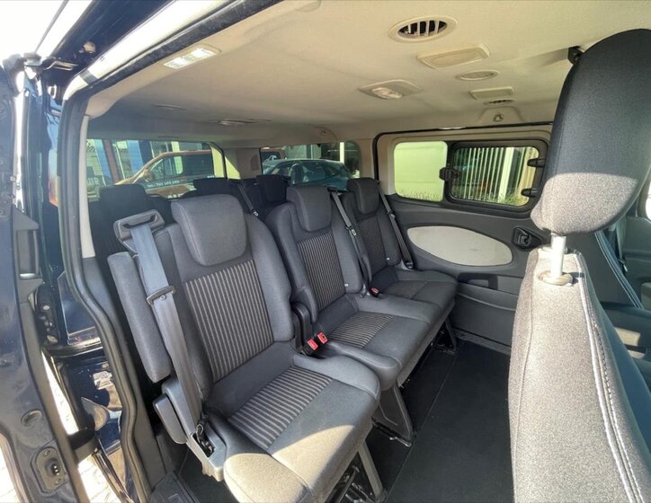 Ford Tourneo Custom Kombi 2,0 l 96 kw