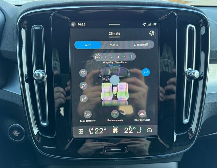 Volvo XC40 SUV / Terénní 2,0 l 120 kw