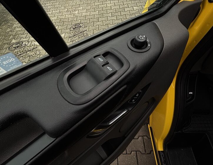 Ford Transit Custom 19