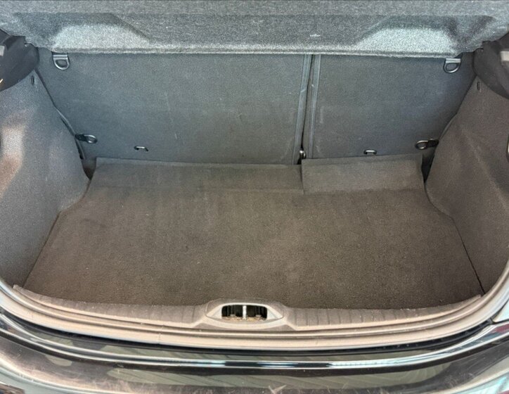 Peugeot 208 Hatchback 1,2 l 81 kw