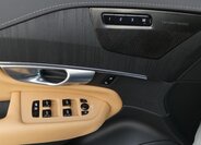 Volvo XC90 SUV / Terénní 2,0 l 173 kw