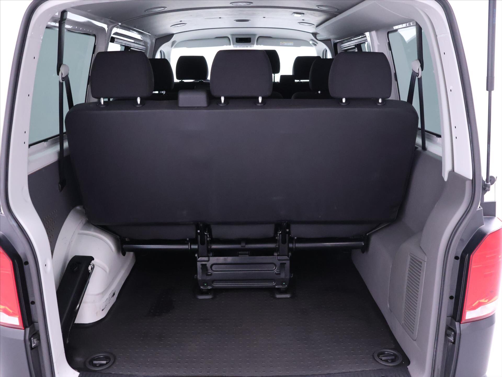 Volkswagen Transporter Kombi 2,0 l 110 kw