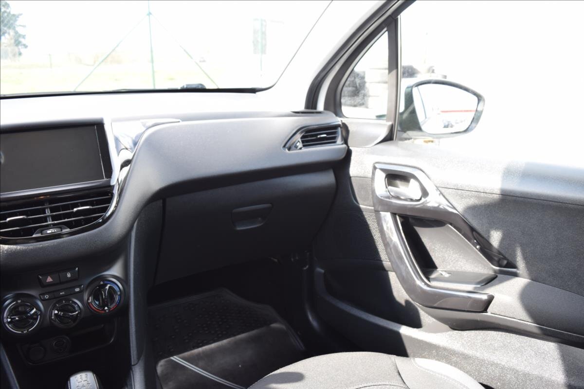 Peugeot 208 Hatchback 1,4 l 50 kw