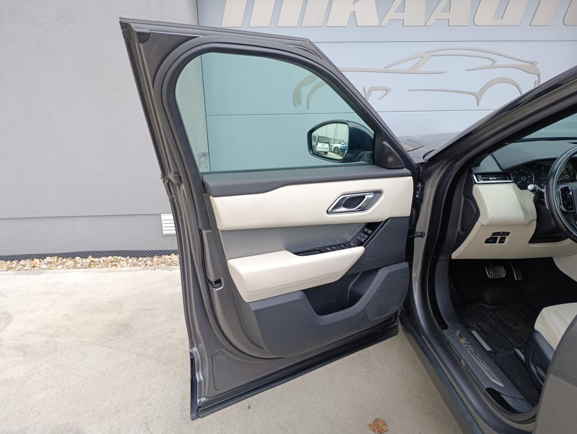 Land Rover Range Rover Velar SUV / Terénní 2,0 l 184 kw