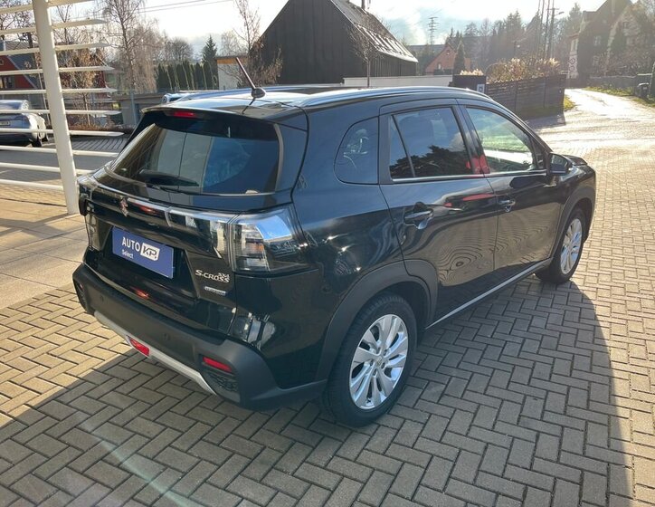 Suzuki S-Cross 6
