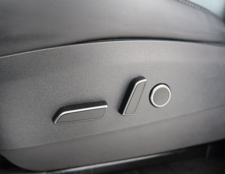 Tesla Model Y SUV 0,0 378 kw