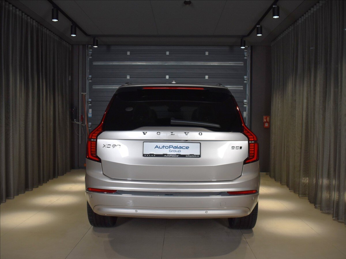 Volvo XC90 SUV / Terénní 2,0 l 184 kw