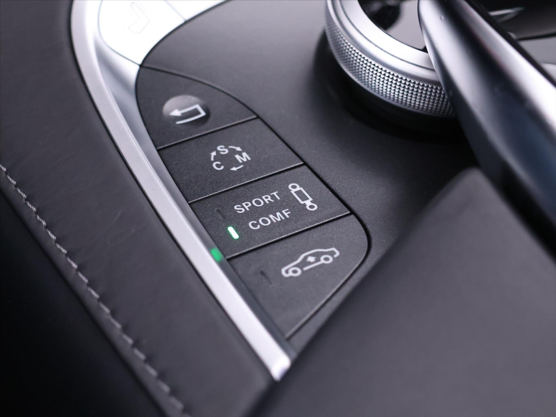 Mercedes-Benz Třídy S Kupé 5,5 l 430 kw