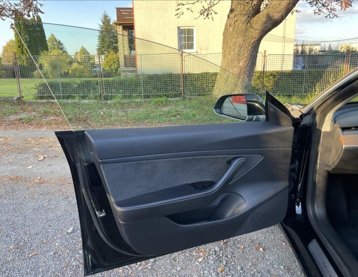 Tesla Model 3 12