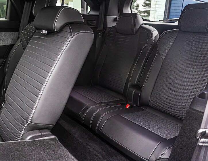 Peugeot 5008 SUV 1,2 l 0