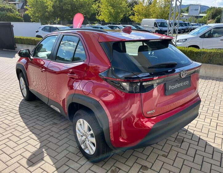 Toyota Yaris Cross 4