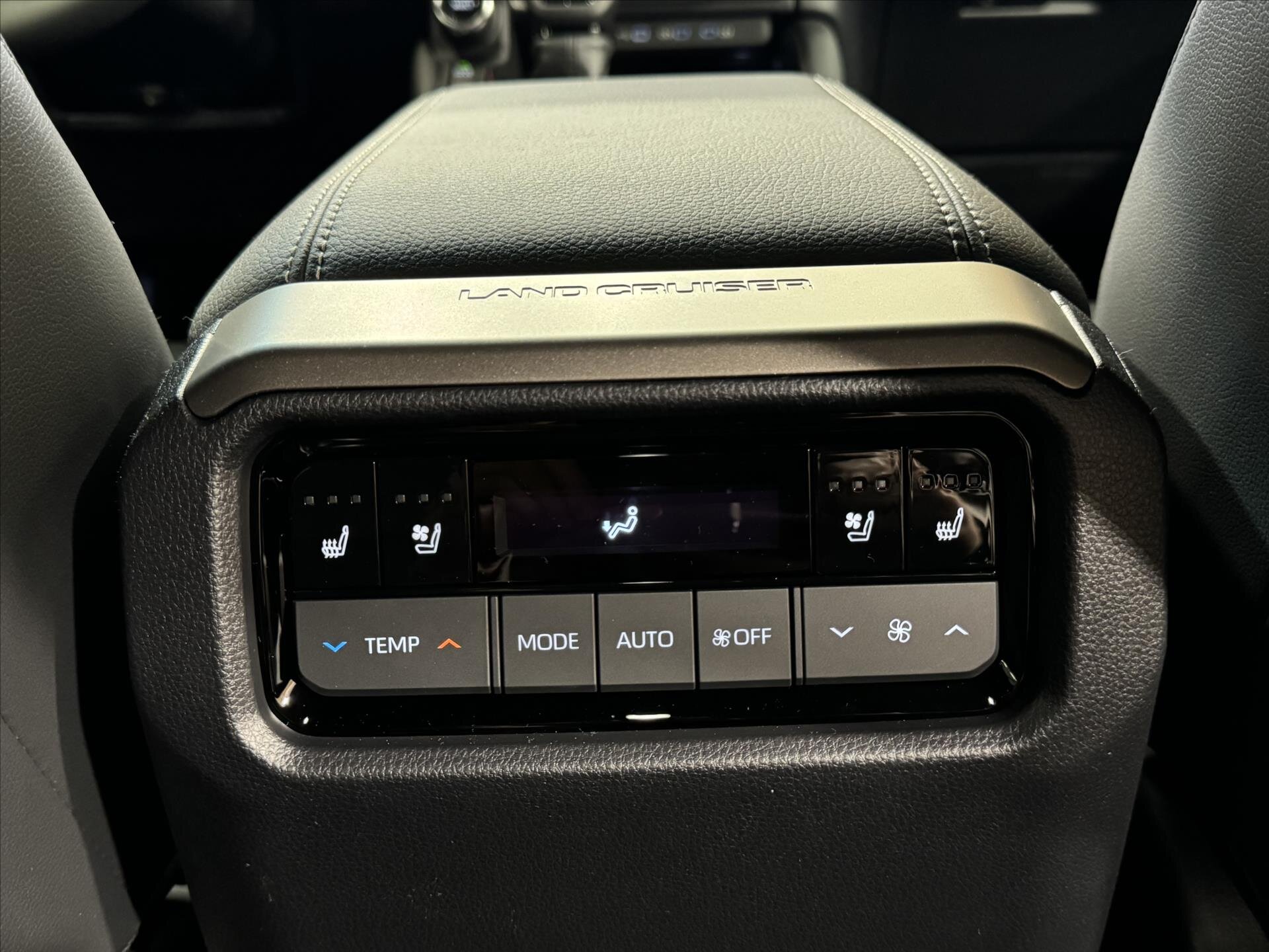 Toyota Land Cruiser SUV 2,8 l 151 kw