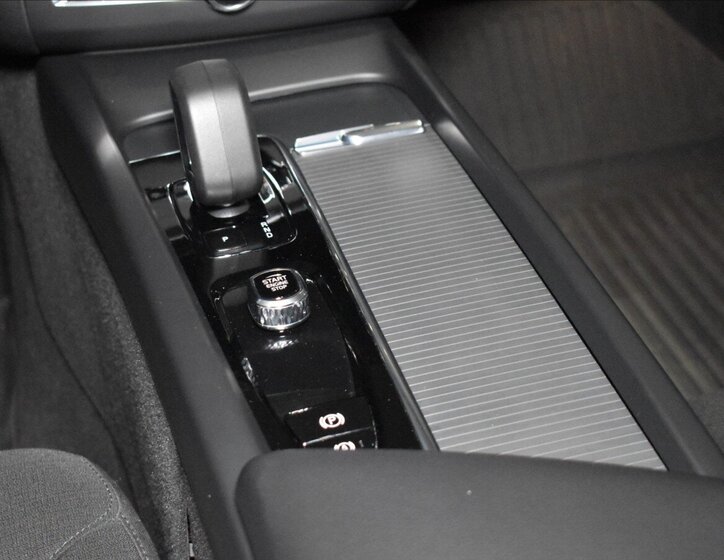 Volvo XC60 SUV / Terénní 2,0 l 145 kw