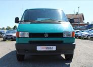 Volkswagen Caravelle 2